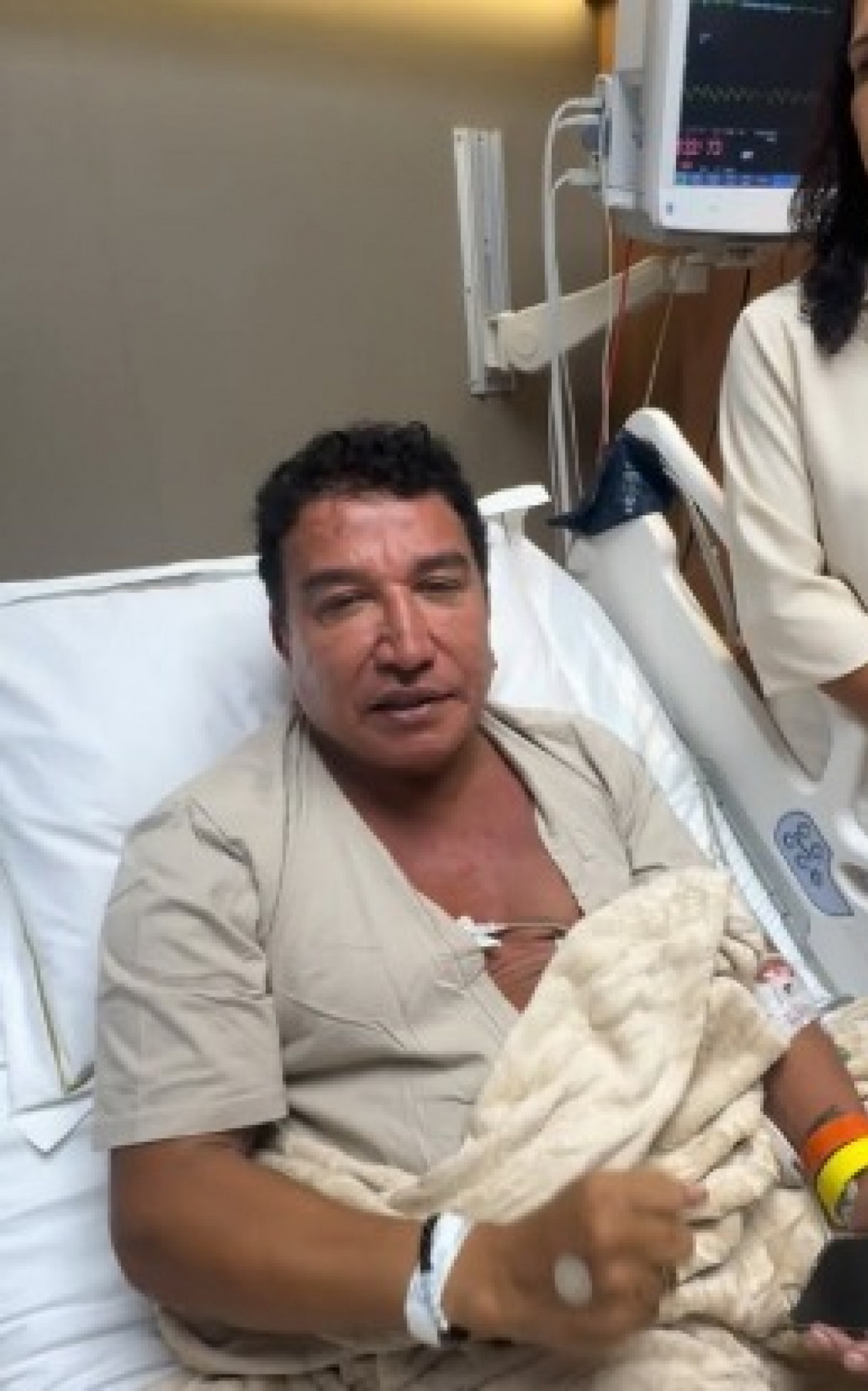 URGENTE: Senador Magno Malta agride funcionária do Hospital