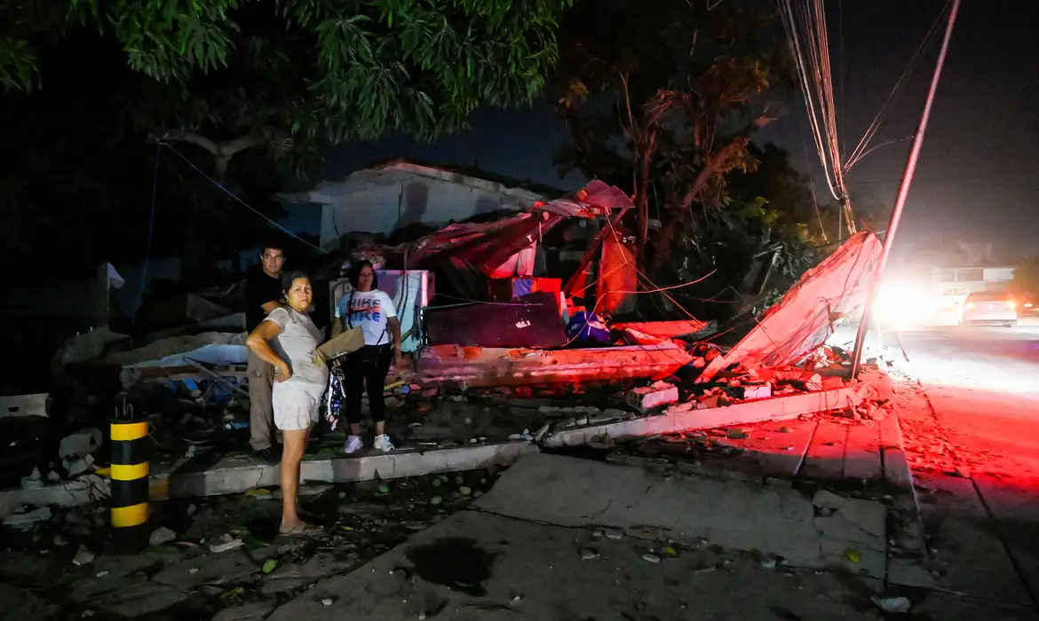 Detido nos EUA, Maduro fala em união após terremoto