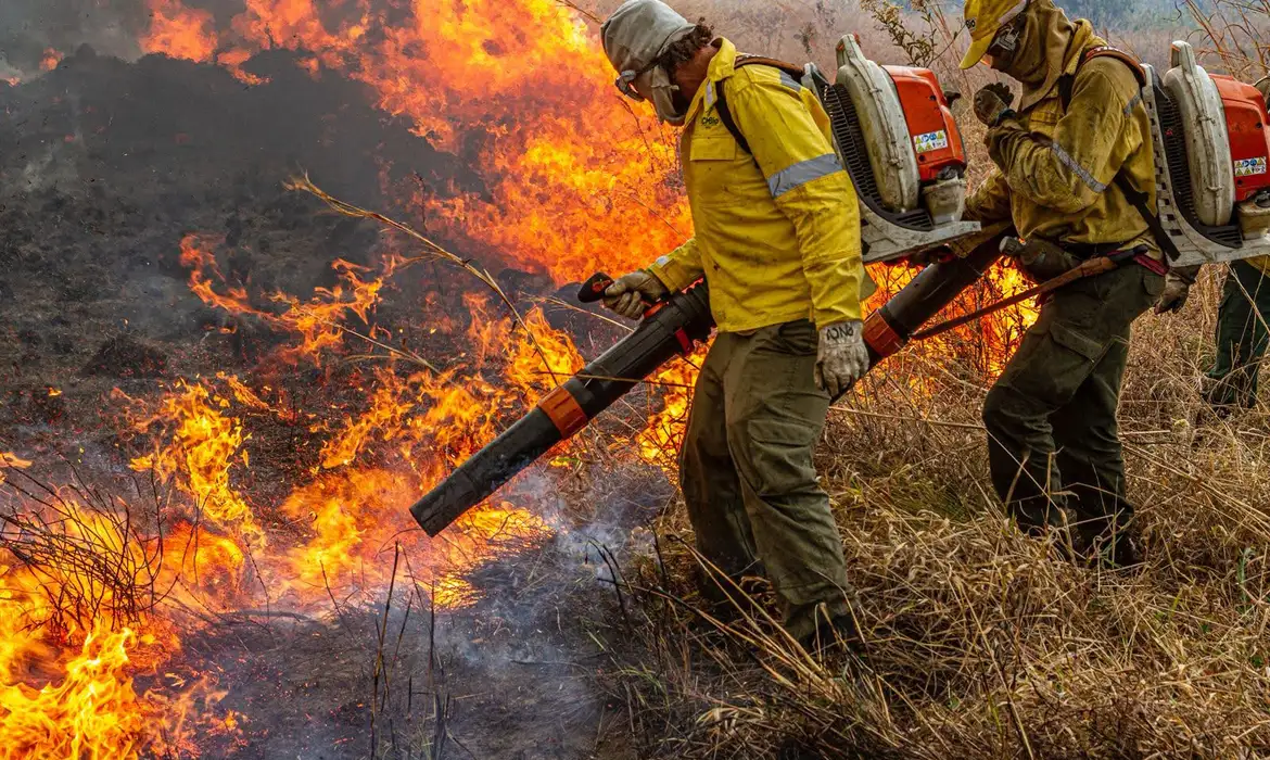 Governo repassa R$ 337 milhões para combate a incêndios