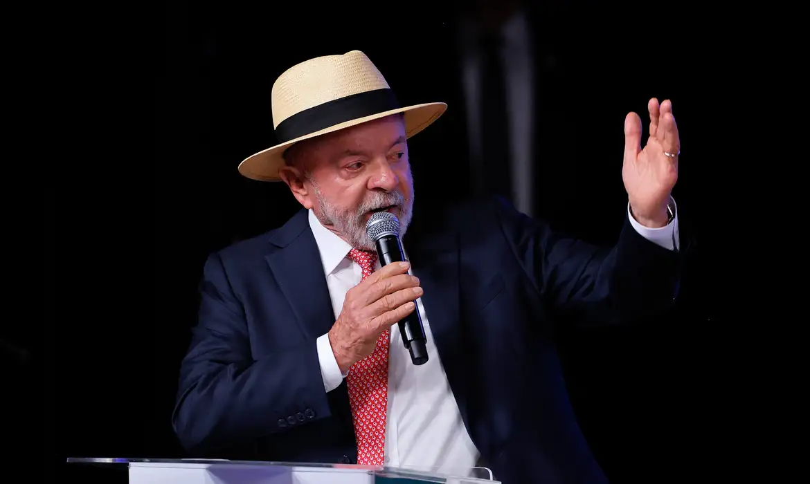 Lula parabeniza Colômbia após eleição