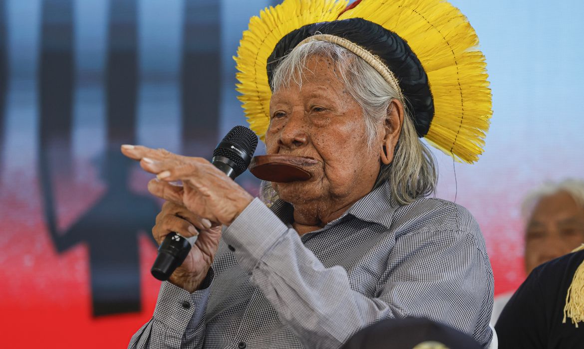 Cacique Raoni volta a ser internado no Mato Grosso