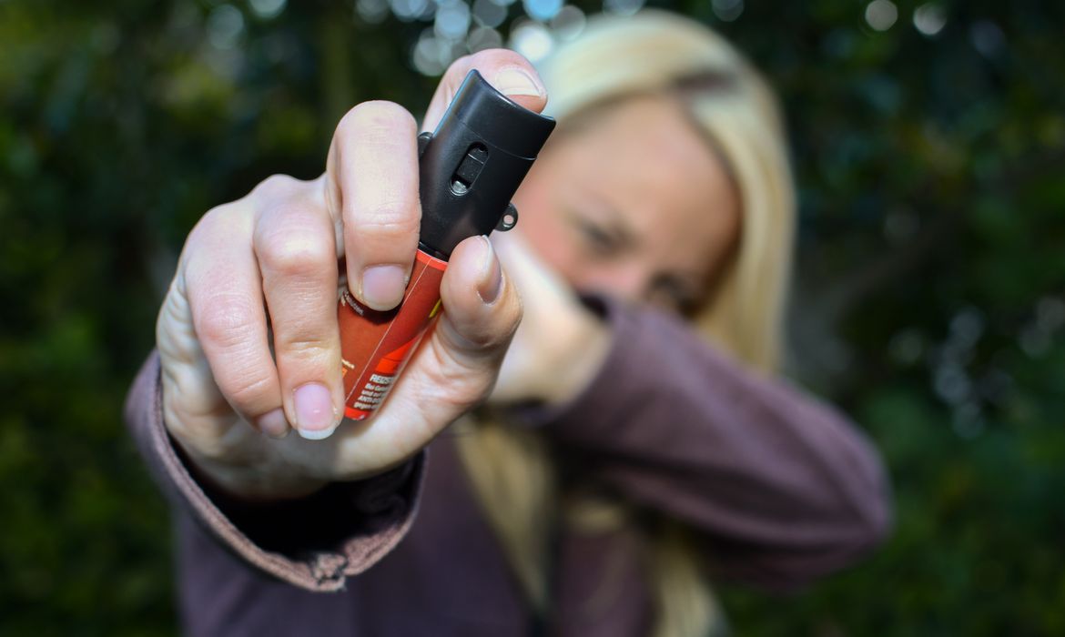 Spray de pimenta para mulher é medida paliativa