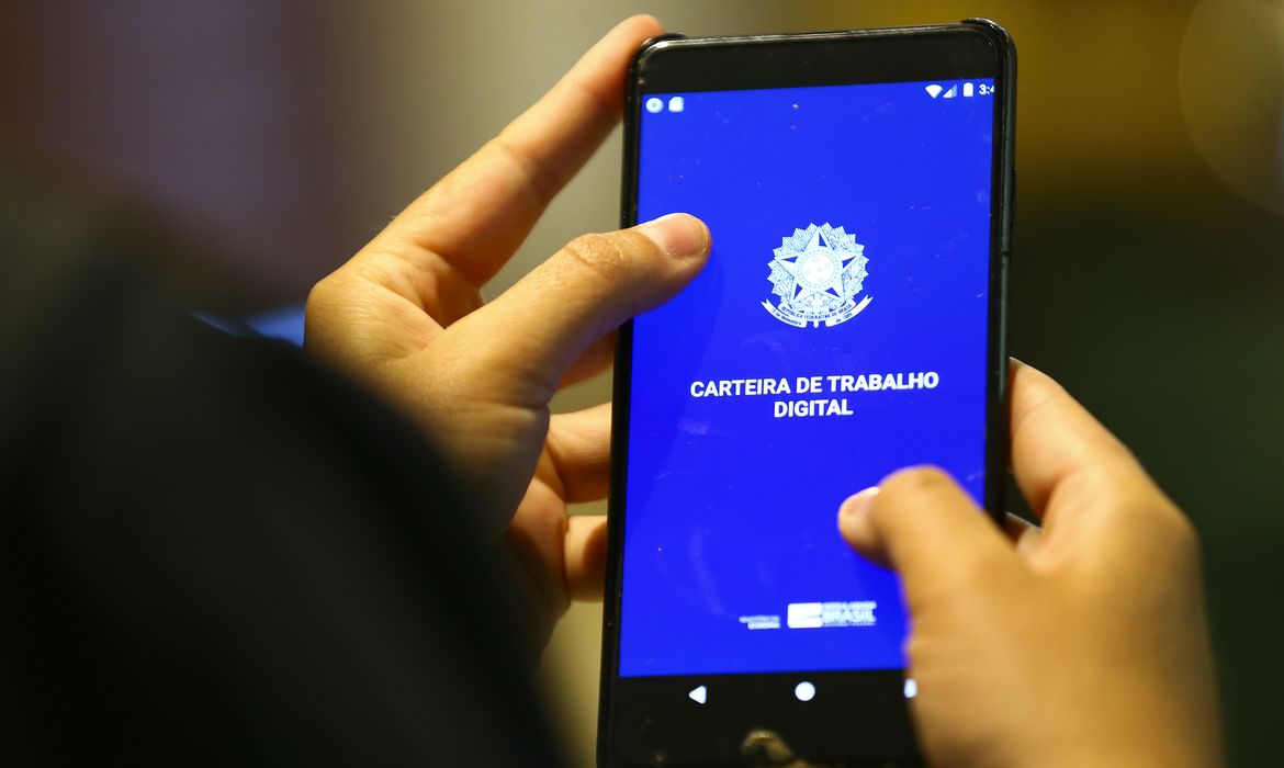 Desemprego no 2º trimestre é 5,4%, o menor