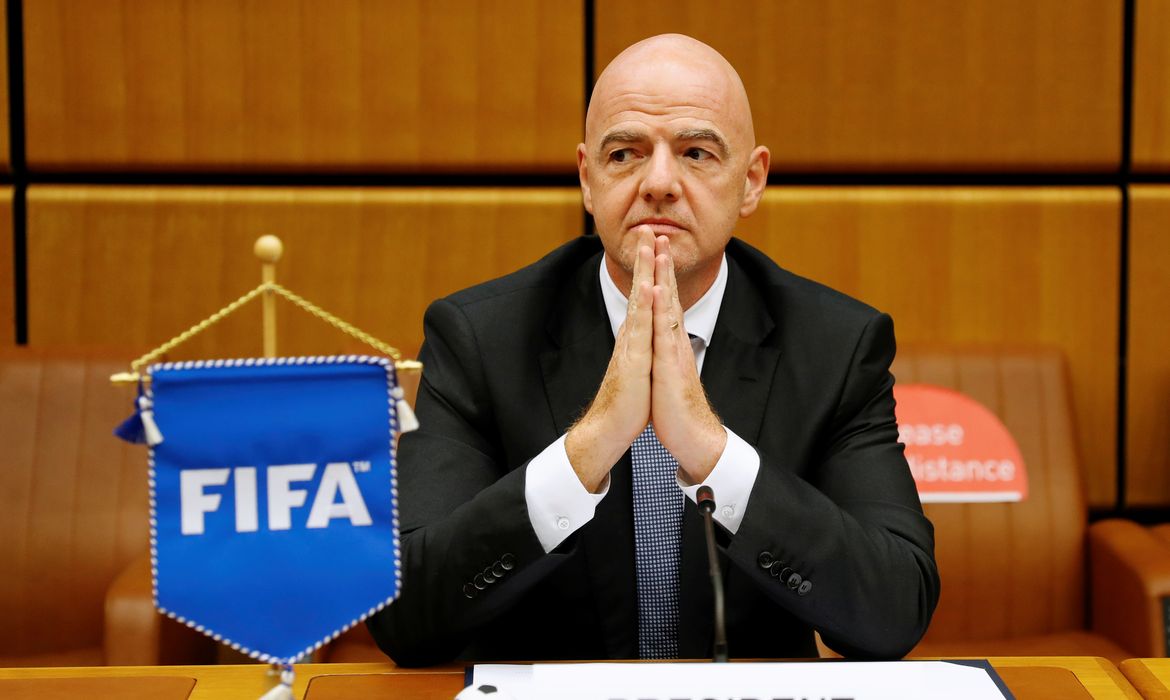 Grupo de direitos humanos pede que Fifa impeça reeleição