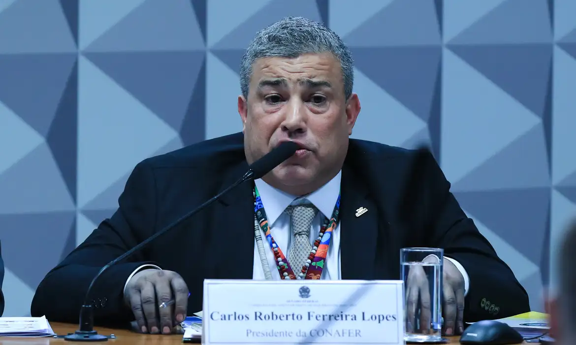 Polícia Federal prende presidente