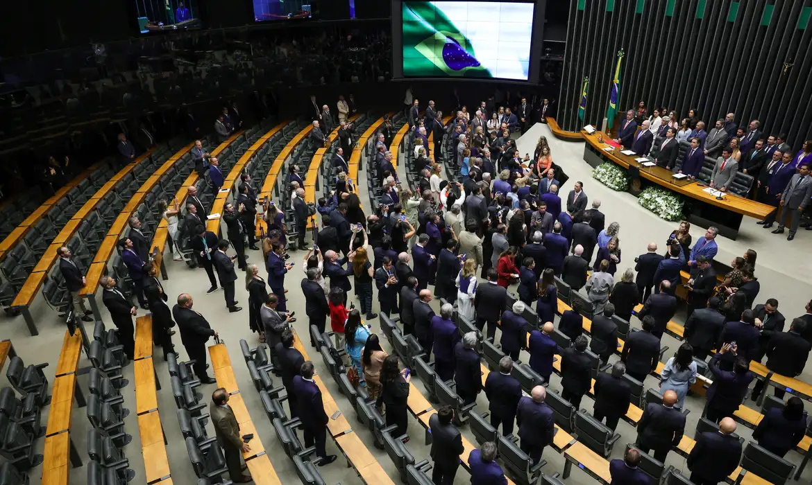 Congresso deve decidir sobre "taxa das blusinhas"