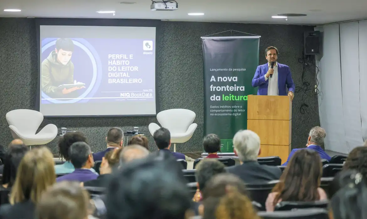 Pesquisa mostra que celular impulsiona a leitura