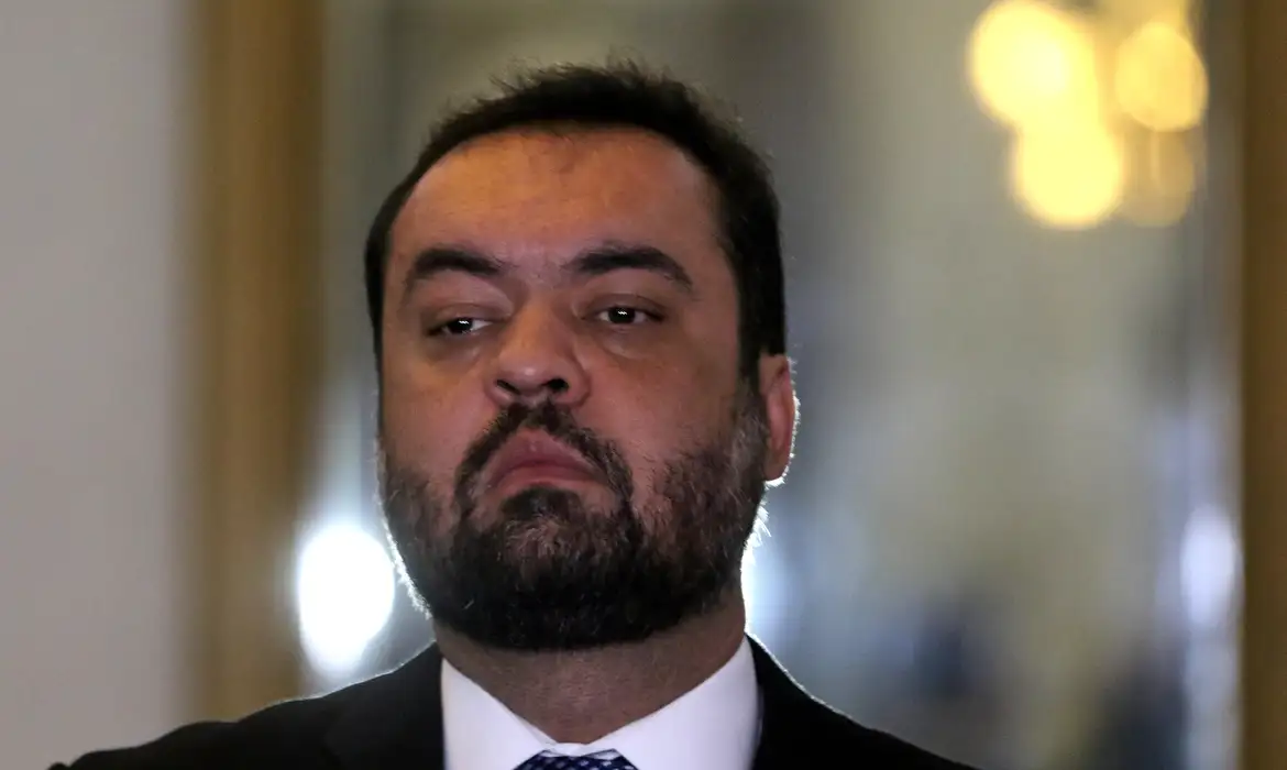PF afirma que Castro recebeu adega, mansão e caviar